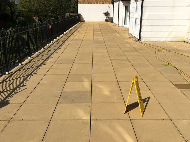 pressure washing and floor deep cleaning
